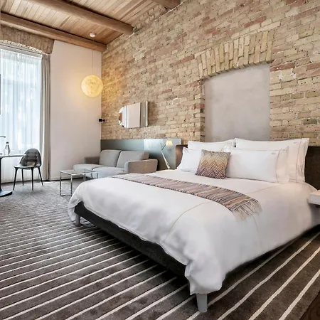 Apart-hotel The Joseph 4*